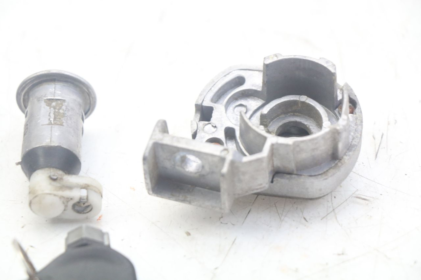 photo de NEIMAN SLOT EN SLEUTEL SET DOLPHIN PYGMY 1 (2020 - 2024) - Detail van het onderdeel