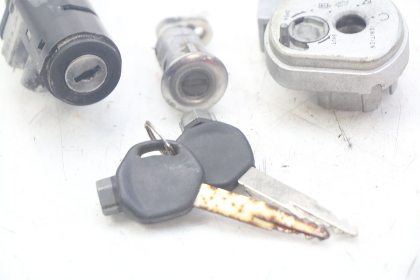 photo de NEIMAN SLOT EN SLEUTEL SET DOLPHIN PYGMY 1 (2020 - 2024) - Staat van het oppervlak