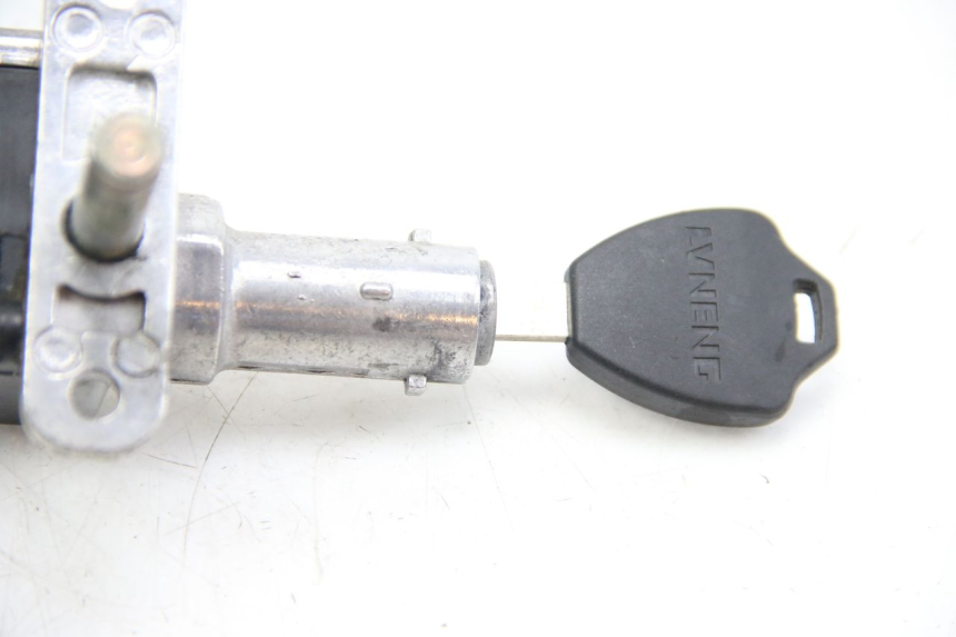 photo de NEIMAN SLOTSET MET SLEUTEL LVNENG S5 1 (2019 - 2023) - Zoom op gebruiksstaat