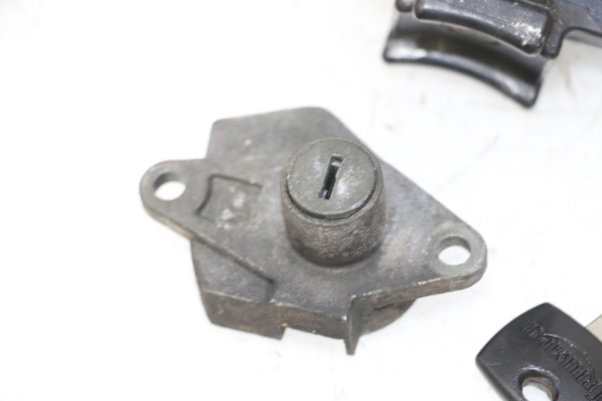 photo de NEIMAN SLOT EN SLEUTEL SET TRIUMPH SPRINT 900 (1995 - 1998) - Kenmerkende details