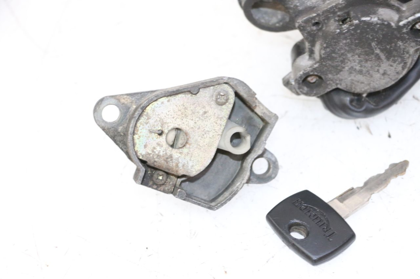 photo de NEIMAN SLOT EN SLEUTEL SET TRIUMPH SPRINT 900 (1995 - 1998) - Bevestigingspunten