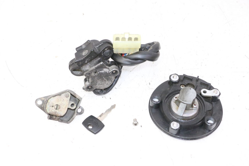 photo de NEIMAN SLOT EN SLEUTEL SET TRIUMPH SPRINT 900 (1995 - 1998) - Gecontroleerd onderdeel