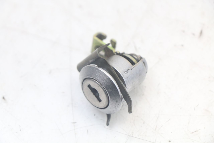 photo de NEIMAN SLOTSET MET SLEUTEL SUZUKI SV N 650 (1999 - 2002) - Detailaanzicht