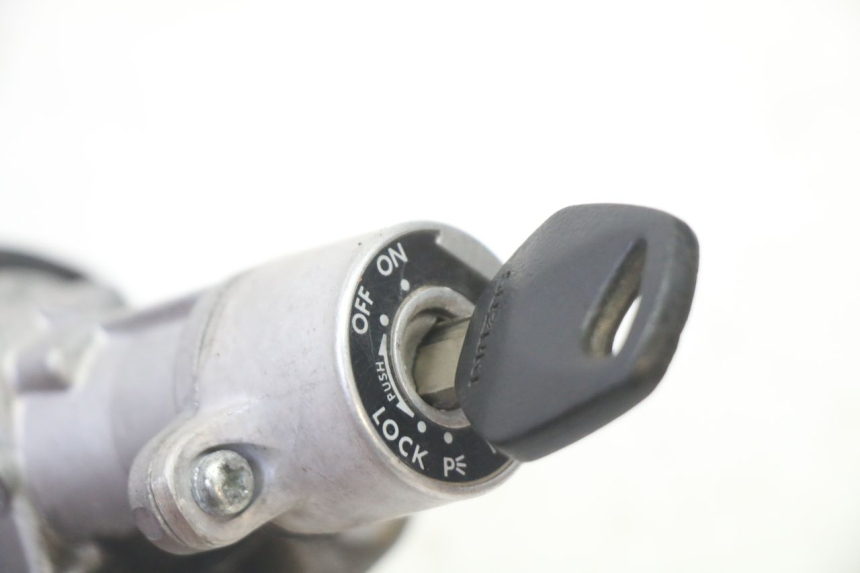 photo de NEIMAN SLOT EN SLEUTEL SET SUZUKI SV S 650 (2003 - 2009) - Bevestigingspunten