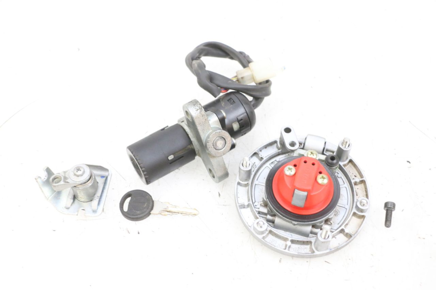 photo de NEIMAN SLOT EN SLEUTEL SET YAMAHA TZR 50 (2008 - 2016) - Bevestigingspunten