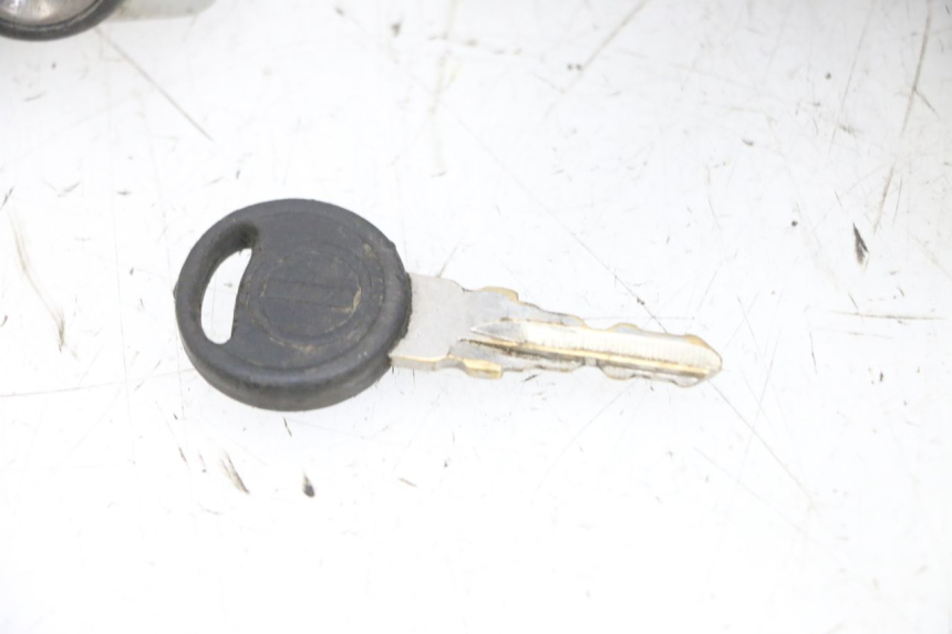 photo de NEIMAN SLOT EN SLEUTEL SET YAMAHA TZR 50 (2008 - 2016) - Markeringen en referenties