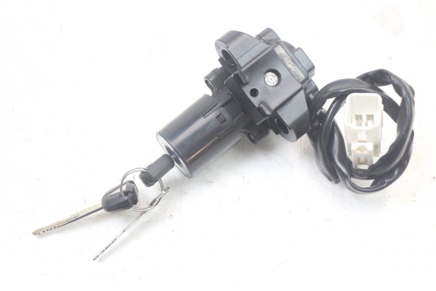 photo de NEIMAN SLOT EN SLEUTEL SET KAWASAKI VERSYS ABS 650 (2015 - 2018) - Bevestigingspunten