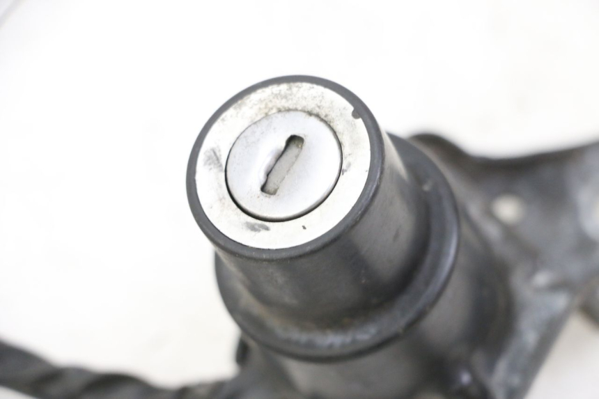 photo de NEIMAN SLOT EN SLEUTEL SET YAMAHA XV VIRAGO 535 (1988 - 2004) - Zoom op gebruiksstaat