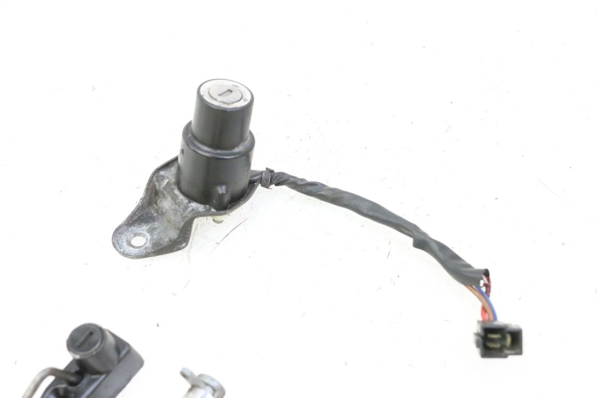 photo de NEIMAN SLOT EN SLEUTEL SET YAMAHA XV VIRAGO 535 (1988 - 2004) - Bevestigingspunten