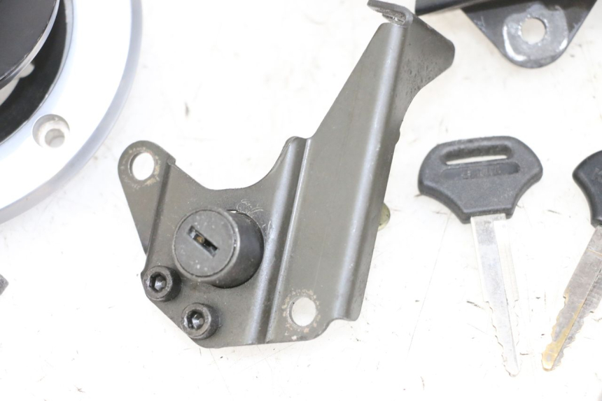 photo de NEIMAN SLOT EN SLEUTEL SET KAWASAKI ZR 7 750 (1999 - 2004) - Kenmerkende details