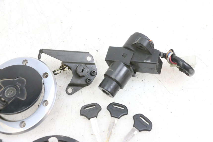 photo de NEIMAN SLOT EN SLEUTEL SET KAWASAKI ZR 7 750 (1999 - 2004) - Zoom op gebruiksstaat