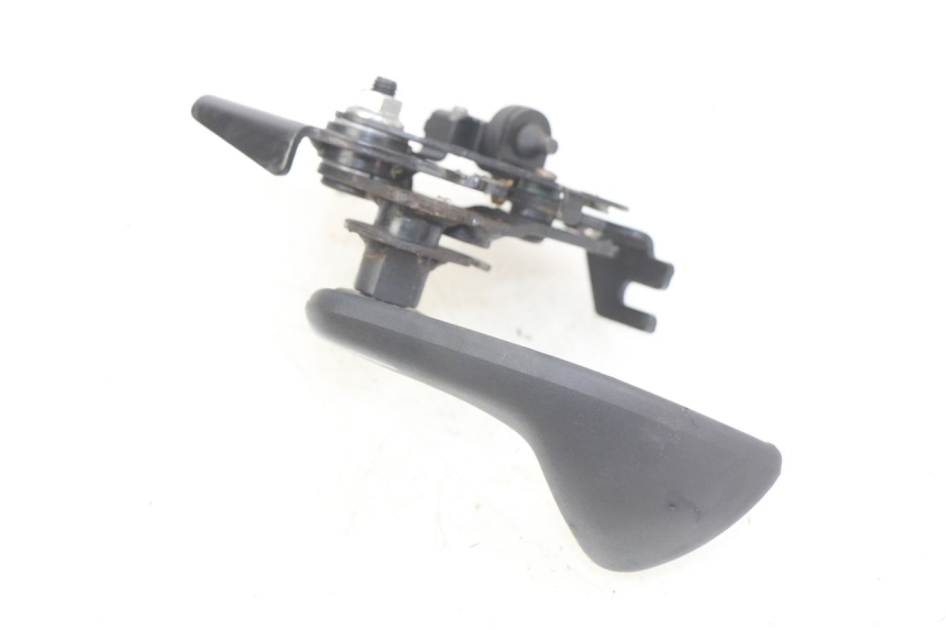 photo de PARKERINGSREMMHEVEL HONDA FJS SILVERWING SILVER WING 400 (2009 - 2016) - Detail van het onderdeel