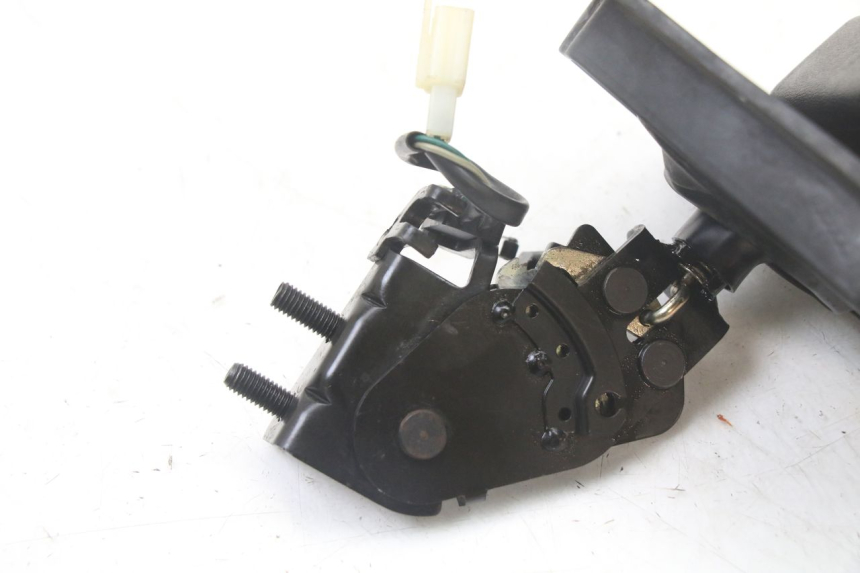 photo de PARKERINGSREMMHEVEL KYMCO XCITING 500 (2007 - 2010) - Detail van het onderdeel