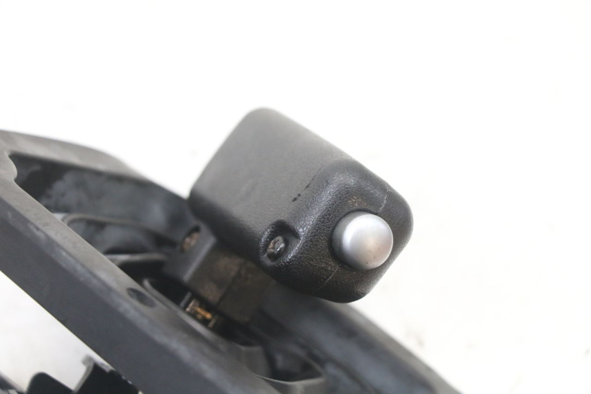 photo de PARKERINGSREMMHEVEL KYMCO XCITING 500 (2007 - 2010) - Zoom op gebruiksstaat