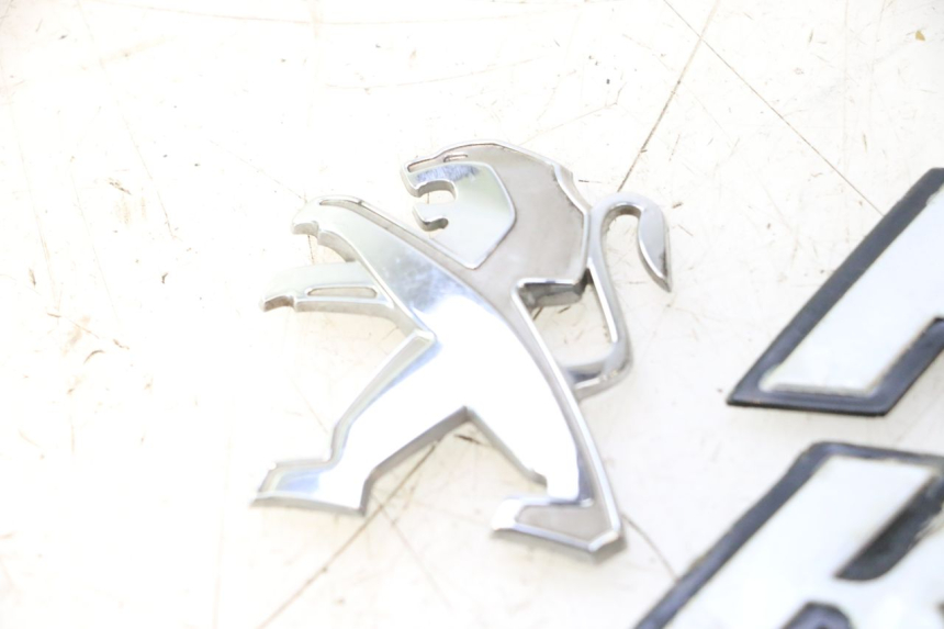 photo de MERKLOGO PEUGEOT KISBEE 4T 50 (2018 - 2022) - Detail van het onderdeel