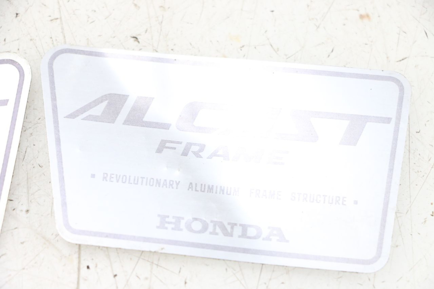 photo de MERKLOGO HONDA NSR R 125 (1994 - 2003) - Technische close-up