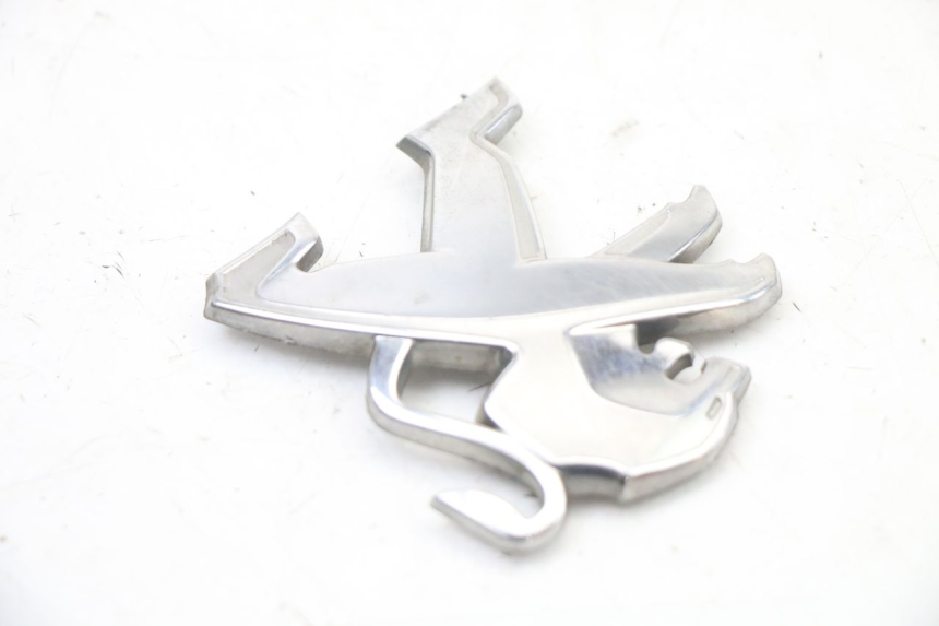 photo de MERKLOGO PEUGEOT SATELIS 125 (2013 - 2018) - Detail van het onderdeel