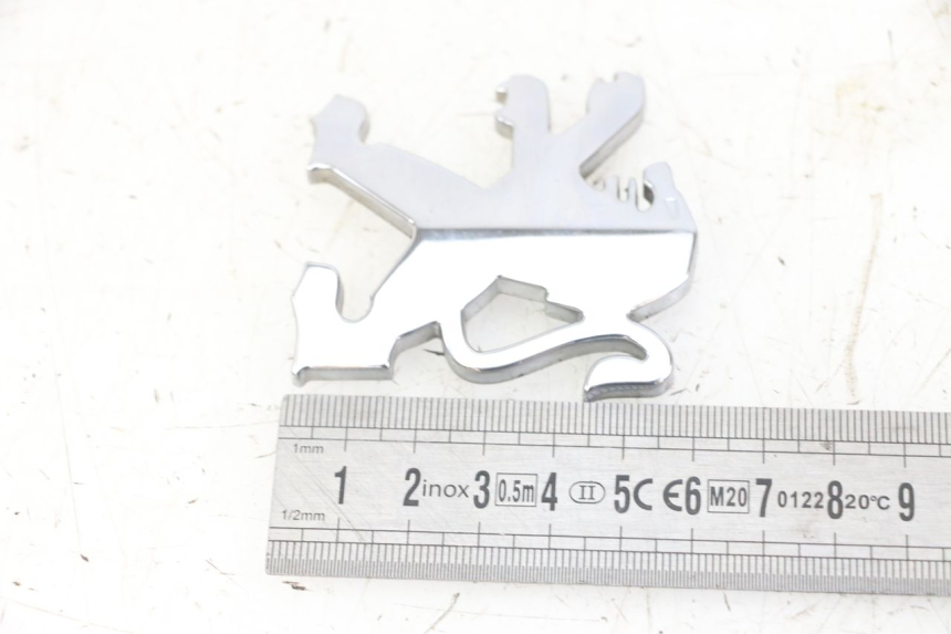 photo de MERKLOGO PEUGEOT SATELIS COMPRESSOR K15 125 (2006 - 2009) - Detail van het onderdeel