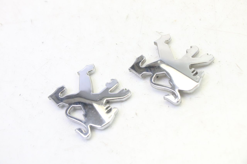 photo de MERKLOGO PEUGEOT SATELIS 125 (2006 - 2009) - Detail van het onderdeel