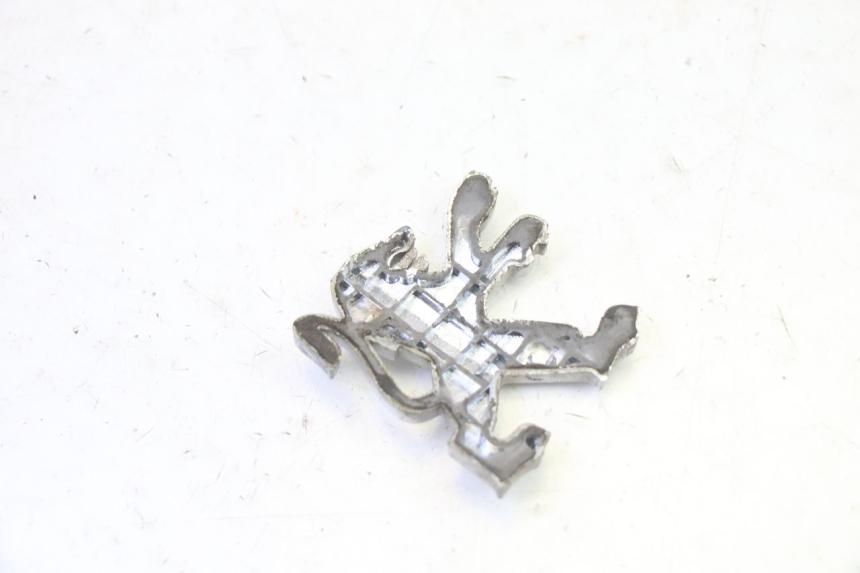 photo de MERKLOGO PEUGEOT VIVACITY NEW 2T 50 (2008 - 2017) - Zoom op gebruiksstaat