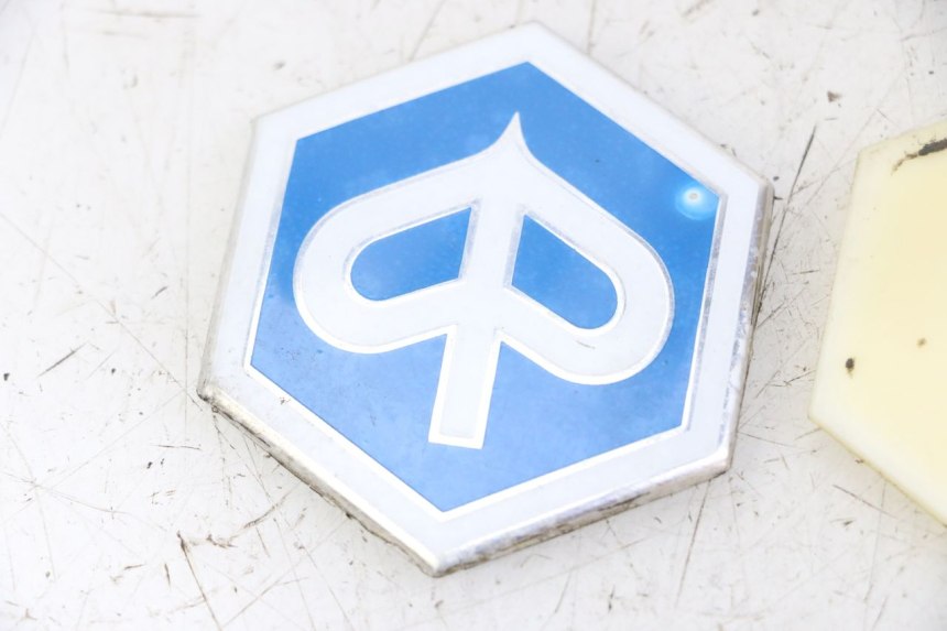 photo de MERKLOGO PIAGGIO XEVO - X EVO 125 (2007 - 2017) - Bevestigingspunten