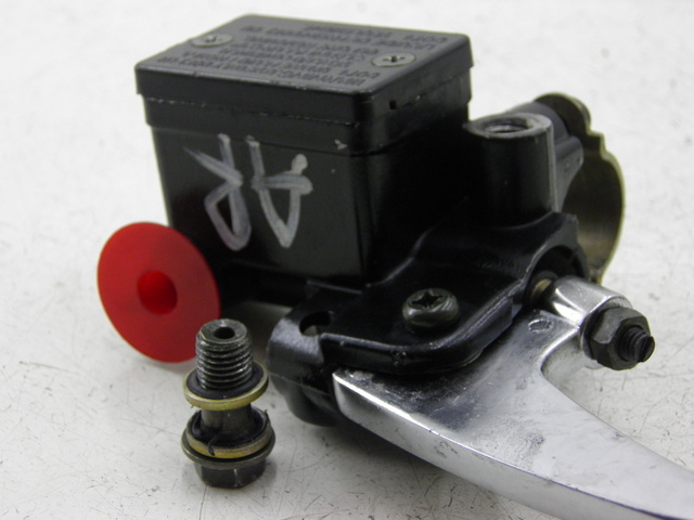photo de ACHTERREM HOOFDREMSILINDER JM MOTOR S-MAX 125 (2010 - 2014) - Detail van het onderdeel