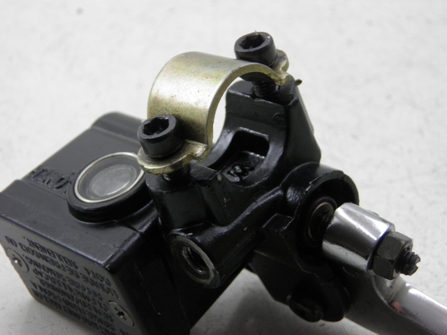 photo de ACHTERREM HOOFDREMSILINDER JM MOTOR S-MAX 125 (2010 - 2014) - Andere kijkhoek