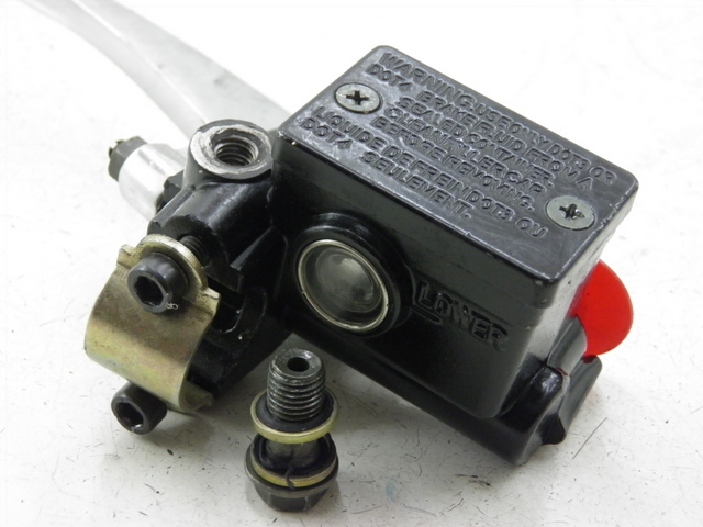 photo de ACHTERREM HOOFDREMSILINDER JM MOTOR S-MAX 125 (2010 - 2014) - Bevestigingspunten