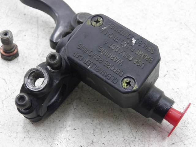 photo de ACHTERREM HOOFDREMSILINDER PIAGGIO CARNABY 125 (2007 - 2011) - Overzicht