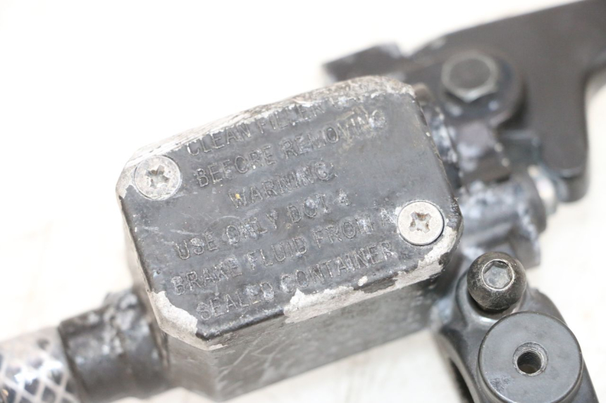 photo de VOORREMHOOFDREMSILINDER MBK BOOSTER SPIRIT NAKED 50 (2004 - 2017) - Technische close-up