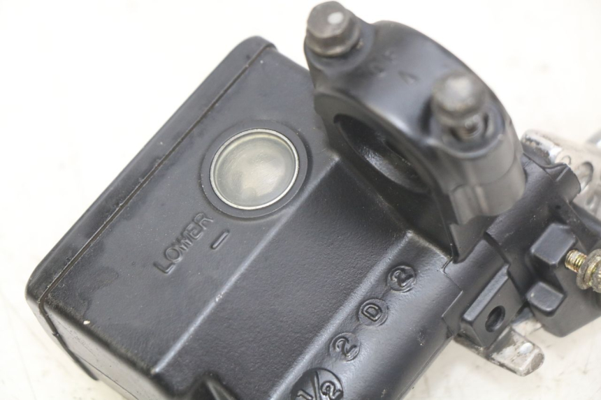 photo de VOORREM HOOFDREMSILINDER SUZUKI BURGMAN 650 (2002 - 2004) - Zoom op gebruiksstaat