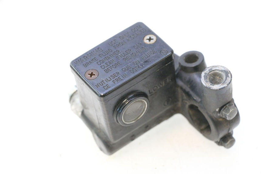 photo de VOORREMHOOFDREMSILINDER SUZUKI BURGMAN 125 (2007 - 2014) - Detail van het onderdeel