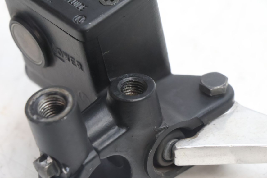 photo de VOORREMHOOFDREMSILINDER SUZUKI BURGMAN 125 (2007 - 2014) - Technische close-up