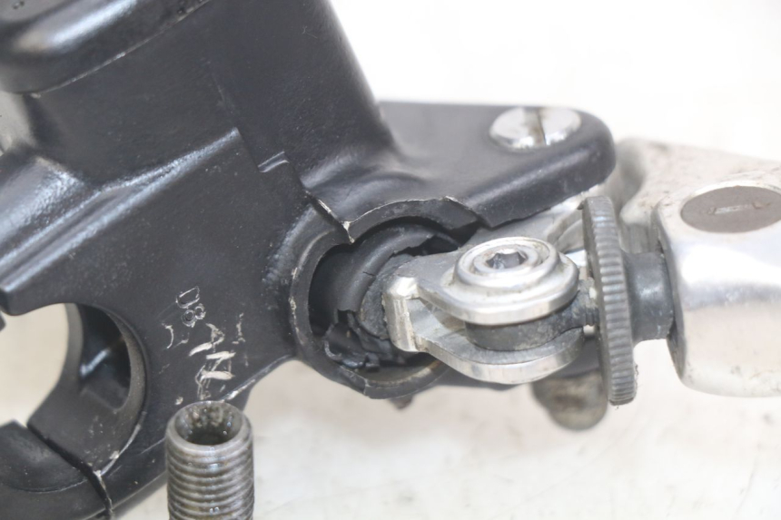 photo de VOORREM HOOFDREMSILINDER HONDA CBR F SC25 1000 (1989 - 1992) - Andere kijkhoek