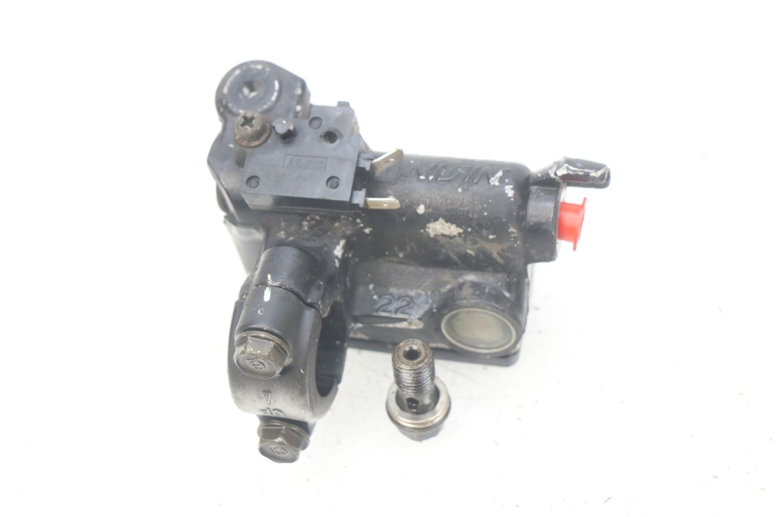 photo de VOORREMHOOFDREMSILINDER HONDA CBR R 125 (2003 - 2006) - Detail van het onderdeel