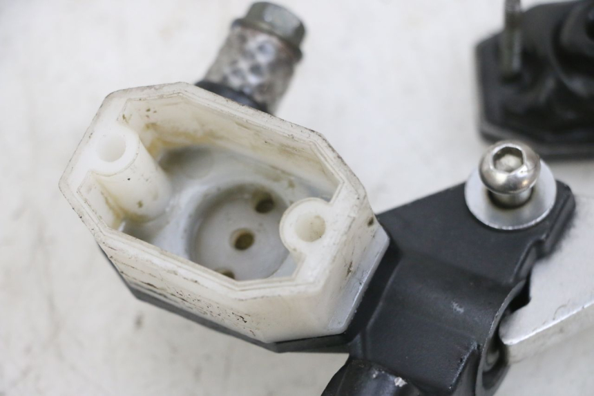 photo de VOORREM HOOFDREMSILINDER SYM CROX 4T 50 (2016 - 2023) - Zoom op gebruiksstaat