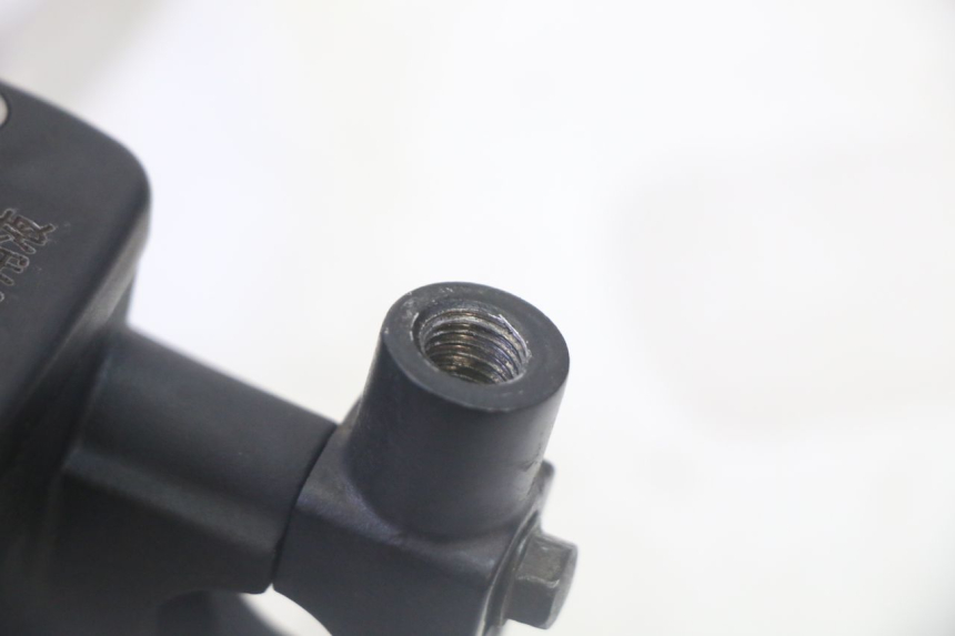 photo de VOORREMHOOFDREMSILINDER KYMCO DINK STREET 125 (2009 - 2014) - Andere kijkhoek