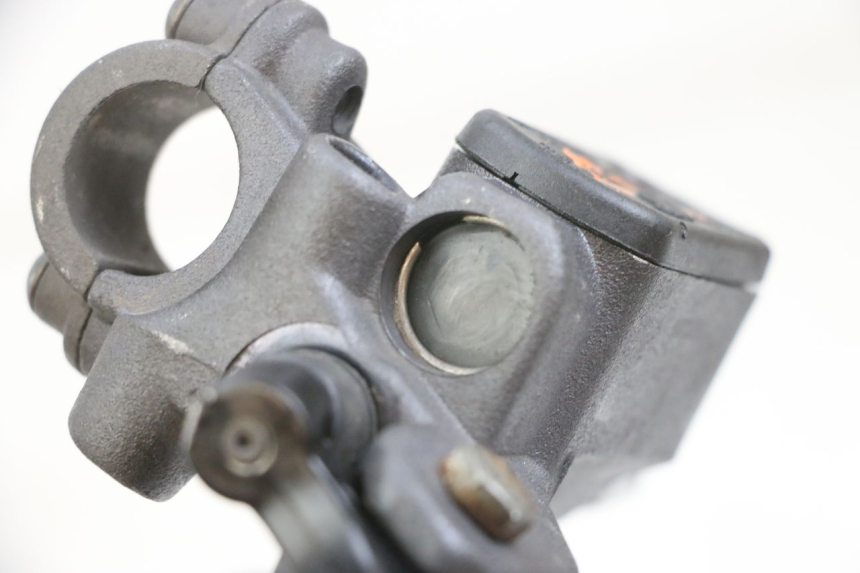 photo de VOORREMHOOFDREMSILINDER PEUGEOT ELYSEO 125 (1999 - 2004) - Zoom op gebruiksstaat