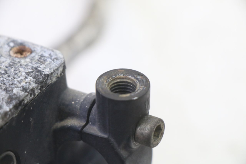 photo de VOORREMHOOFDREMSILINDER APRILIA ETX 125 (1998 - 2002) - Bevestigingspunten