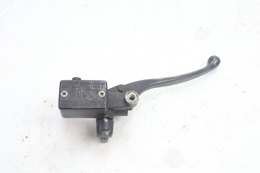 photo de VOORREMHOOFDREMSILINDER HONDA FES PANTHEON 2T 125 (1998 - 2002) - Hoofdaanzicht