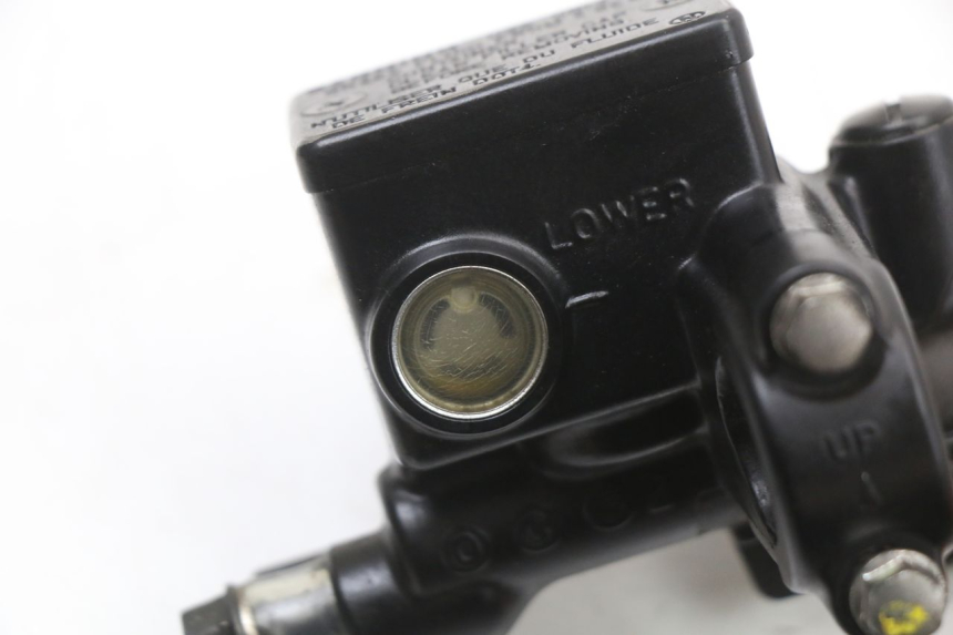 photo de VOORREM HOOFDREMSILINDER HONDA FES S-WING SWING ABS 125 (2007 - 2015) - Overzicht