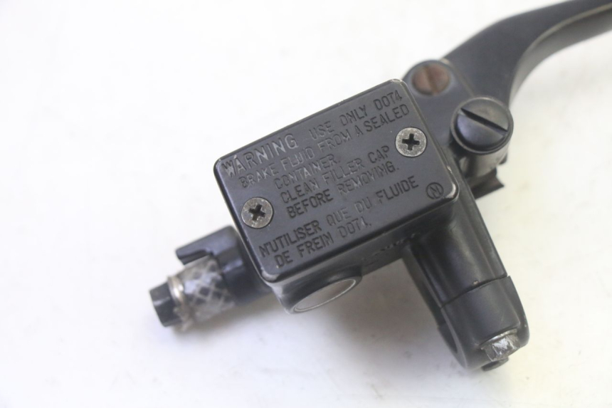 photo de VOORREM HOOFDREMSILINDER HONDA FES S-WING SWING ABS 125 (2007 - 2015) - Detail van het onderdeel