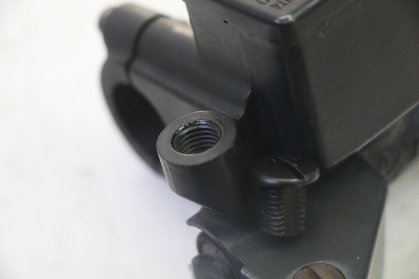 photo de VOORREM HOOFDREMSILINDER HONDA FES S-WING SWING ABS 125 (2007 - 2015) - Technische close-up