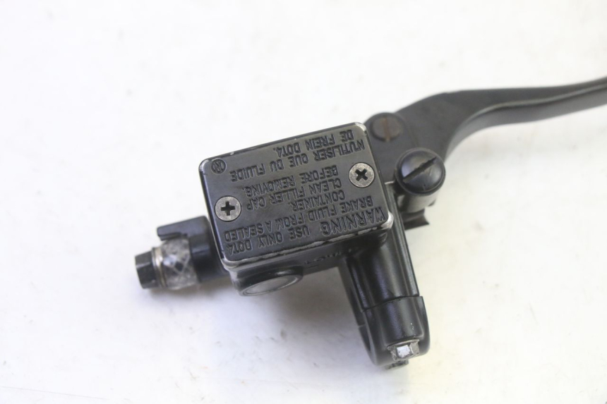 photo de VOORREM HOOFDREMSILINDER HONDA FES S-WING SWING ABS 125 (2007 - 2015) - Detail van het onderdeel