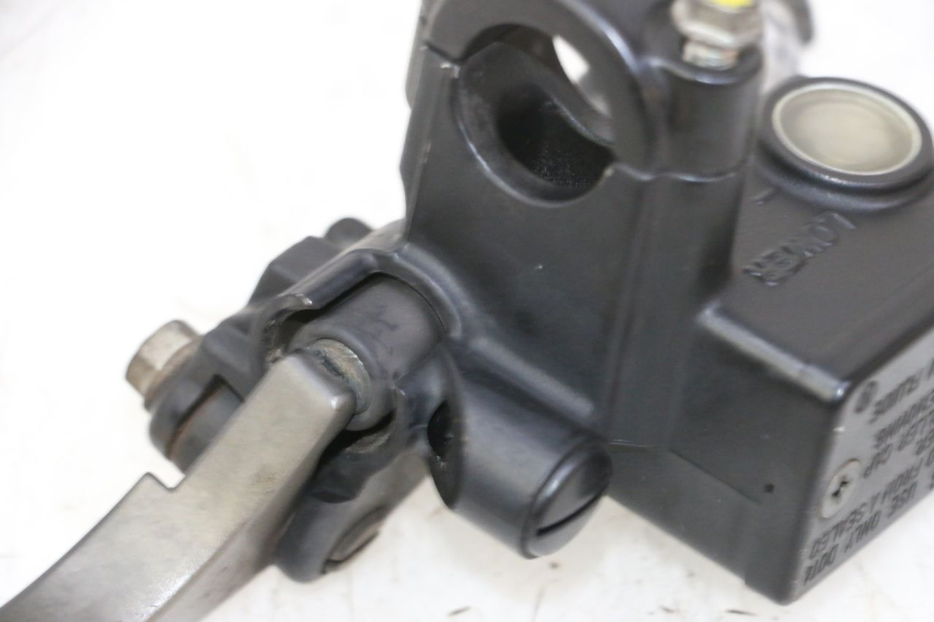 photo de VOORREM HOOFDREMSILINDER HONDA FES S-WING SWING ABS 125 (2007 - 2015) - Andere kijkhoek