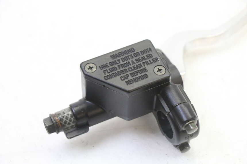 photo de VOORREMHOOFDREMSILINDER SYM FIDDLE 3 III 50 (2014 - 2020) - Detail van het onderdeel