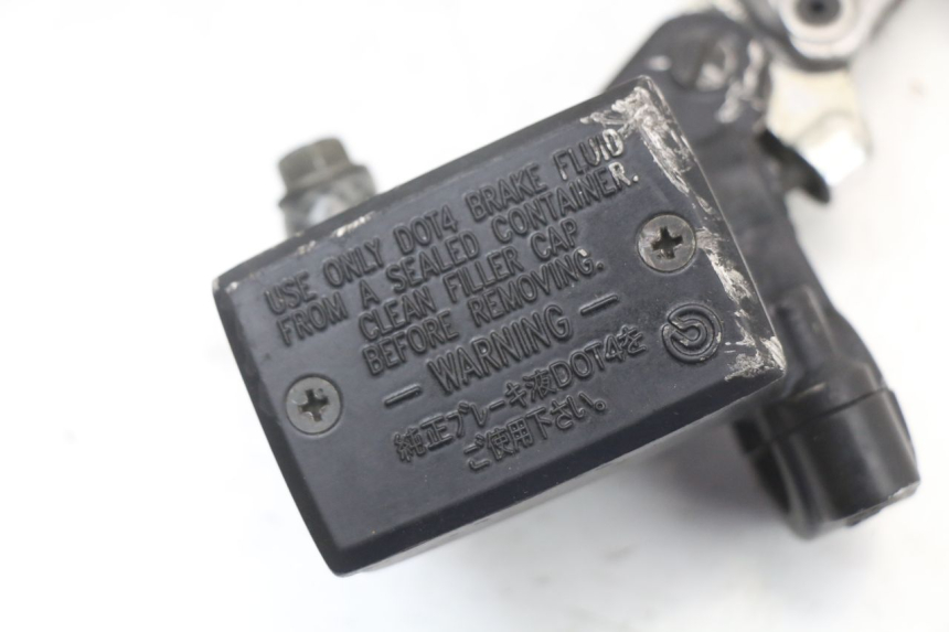 photo de VOORREMHOOFDREMSILINDER YAMAHA FJR ABS 1300 (2006 - 2012) - Detail van het onderdeel