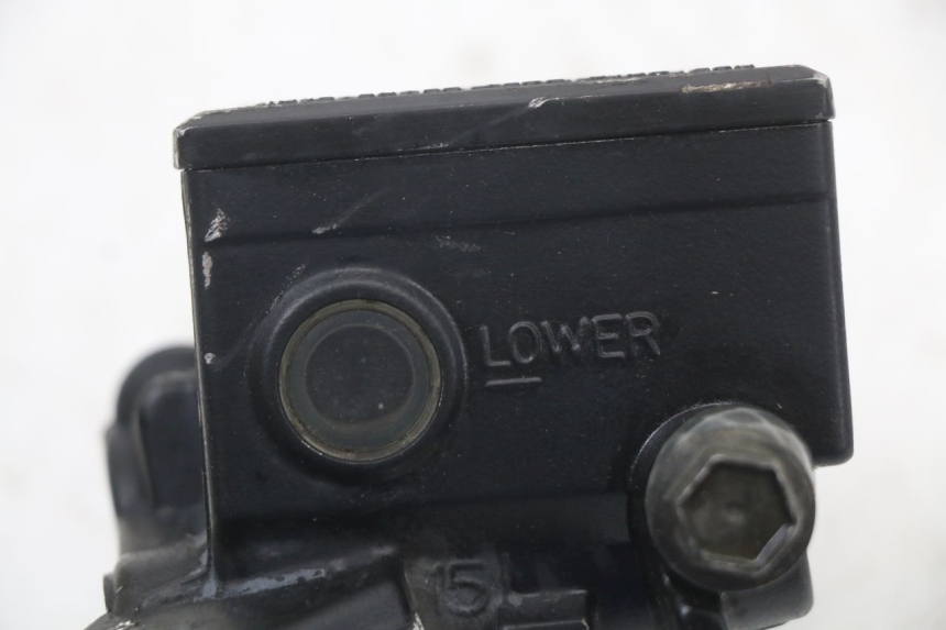 photo de VOORREMHOOFDREMSILINDER YAMAHA FJR ABS 1300 (2006 - 2012) - Technische close-up