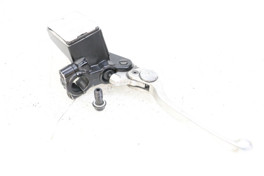 photo de VOORREMHOOFDREMSILINDER YAMAHA FJR ABS 1300 (2006 - 2012) - Technische close-up