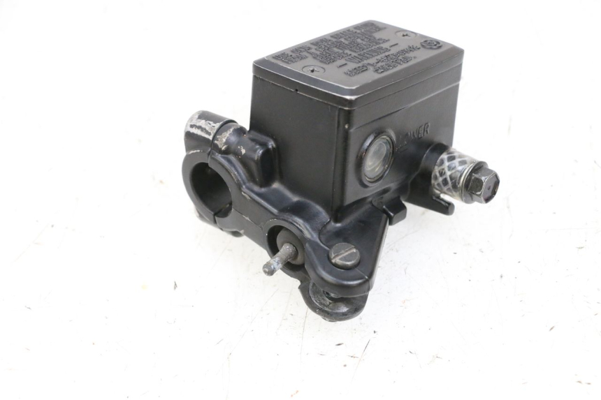 photo de VOORREMHOOFDREMSILINDER YAMAHA FJR ABS 1300 (2006 - 2012) - Technische close-up